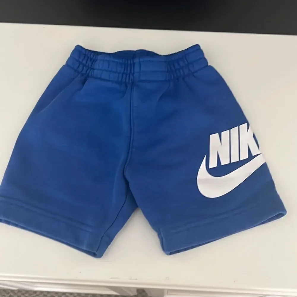 Nike 2 Piece Set
